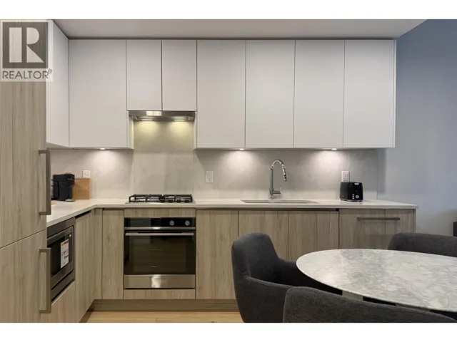 1-BDRM 423 6TH STREET, West Vancouver, British Columbia V7T0A1