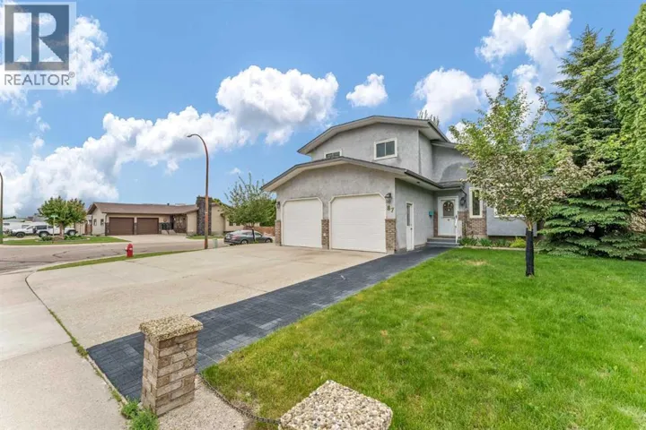 87 Prairie Drive NE, Medicine Hat, Alberta T1C1R3