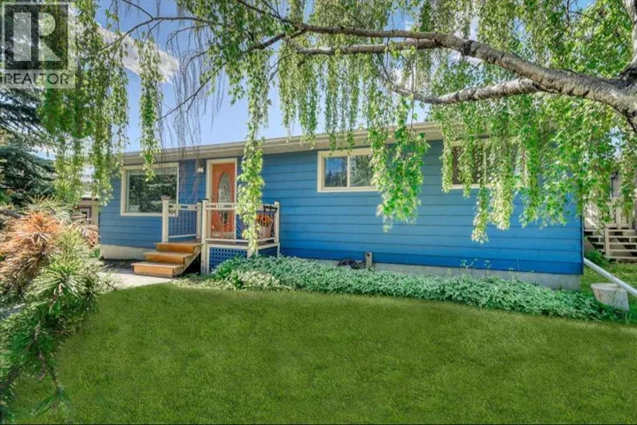 811 Southmount Place SW, Calgary, Alberta T2W0R4