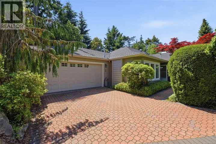 3 118 Aldersmith Pl, View Royal, British Columbia V9A7M9