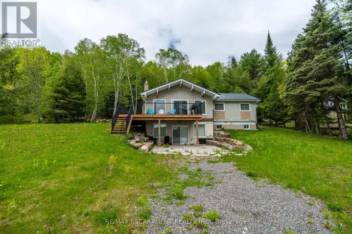 1056 INAWENDAWIN ROAD, Lake of Bays (Ridout), Ontario P0B1A0