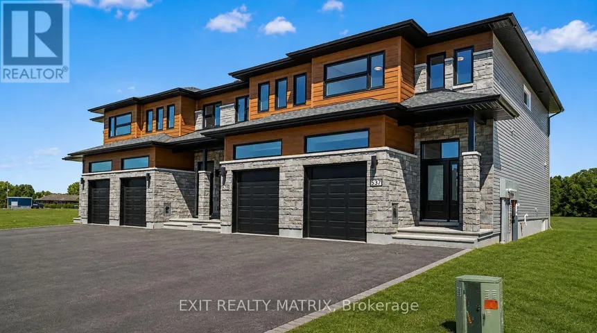 537 REGINA STREET, Russell, Ontario K0A1W0