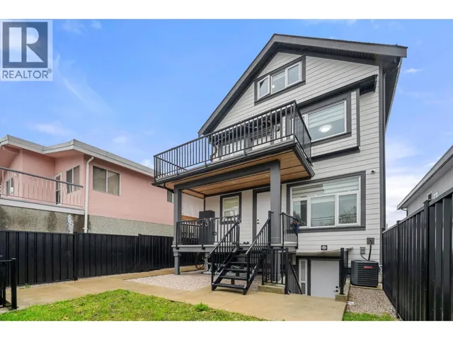 6749 KNIGHT STREET, Vancouver, British Columbia V5P2W4