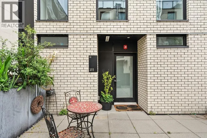 311 1647 E PENDER STREET, Vancouver, British Columbia V5L1W2