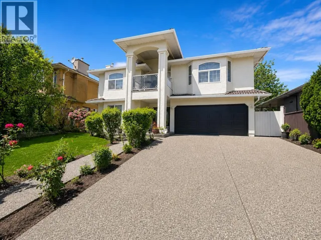 2011 SEVENTH AVENUE, New Westminster, British Columbia V3M2L5