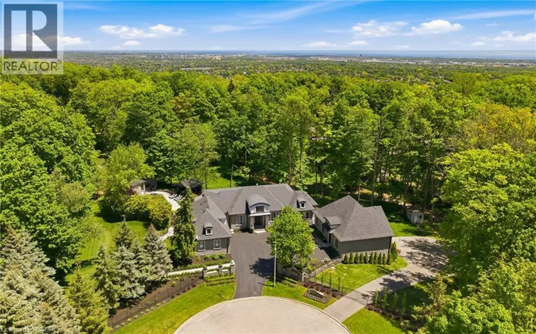 3205 HIGHPOINT Court, Burlington, Ontario L7P0P9