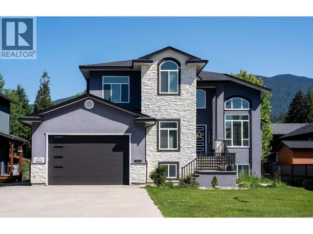 1941 Poplar Lane, Revelstoke, British Columbia V0E2S3