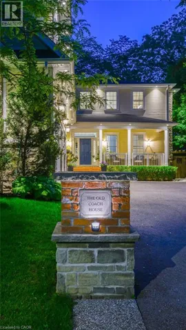 8 WOODWARD Avenue, Dundas, Ontario L9H4J5