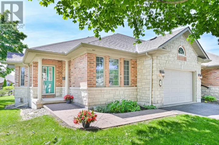 10 - 25 HEARTWOOD DRIVE, Belleville (Belleville Ward), Ontario K8P5M2