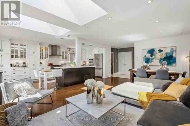315 FOREST RUN BOULEVARD, Vaughan (Patterson), Ontario L4K5K1