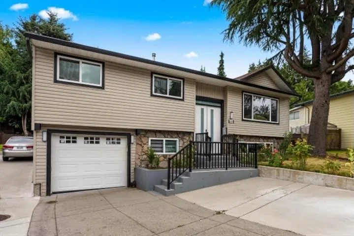 15077 86B AVENUE, Surrey, British Columbia V3S4V3
