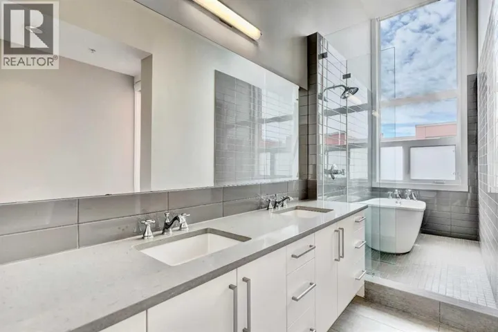 208, 2717 17 Street SW, Calgary, Alberta T2T4N4