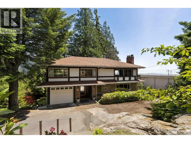 615 BALLANTREE ROAD, West Vancouver, British Columbia V7S1W4