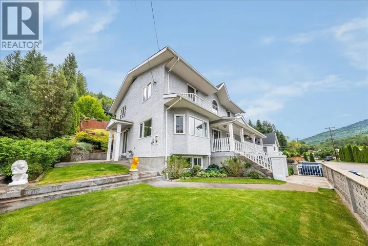 128 Colley Street, Warfield, British Columbia V1R2M2