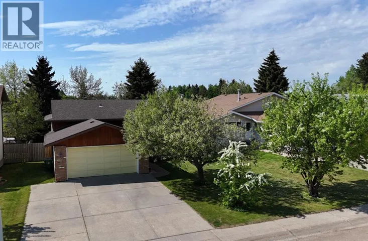 5909 11 Avenue, Edson, Alberta T7E1J2