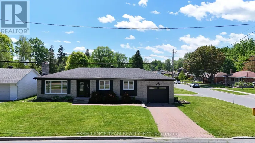 616 SURGENOR STREET W, Cornwall, Ontario K6J2H4