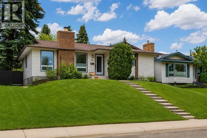 120 Silverthorn Way NW, Calgary, Alberta T3B4K3