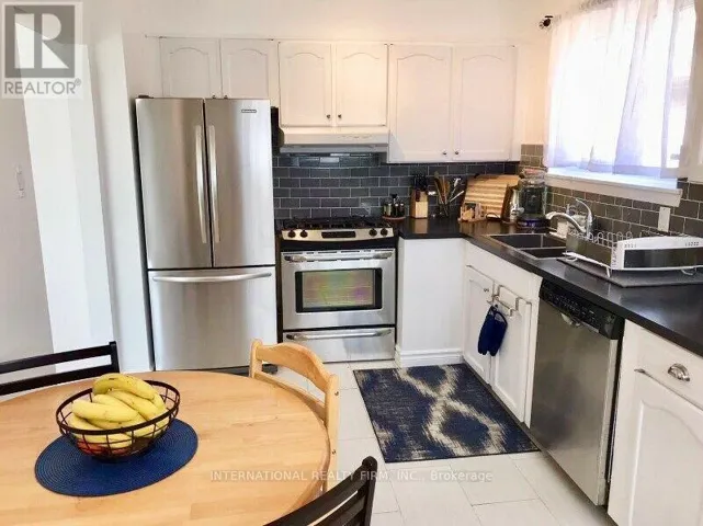 UPPER - 77 ELISE TERRACE, Toronto (Newtonbrook West), Ontario M2R2W9