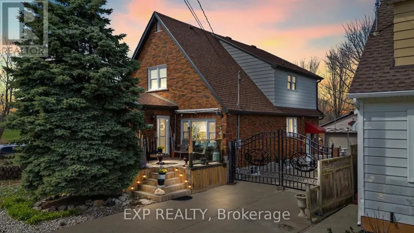 5367 KITCHENER STREET, Niagara Falls (Clifton Hill), Ontario L2G1B6