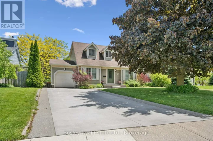 52 STIRLING MACGREGOR DRIVE, Cambridge, Ontario N1S4N5