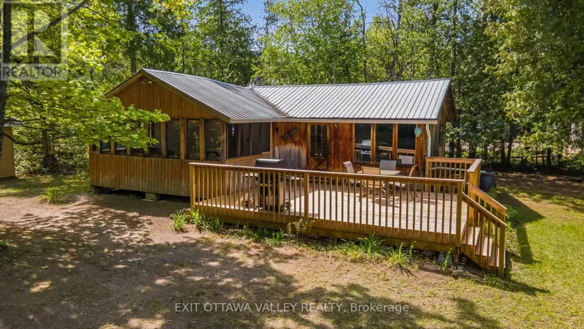 112 ARBOR VITAE ROAD, Madawaska Valley, Ontario K0J1B0