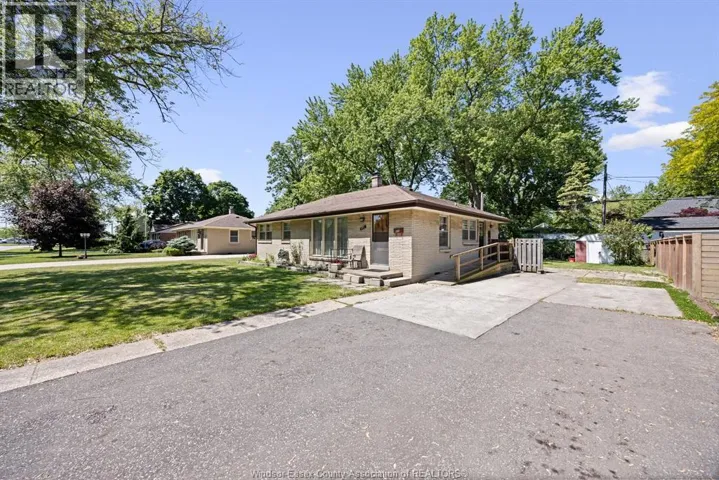 371 ST. MARKS, Tecumseh, Ontario N8N2H6