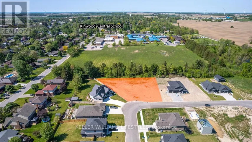 118 PHIBBS STREET, Lambton Shores (Forest), Ontario N0N1J0