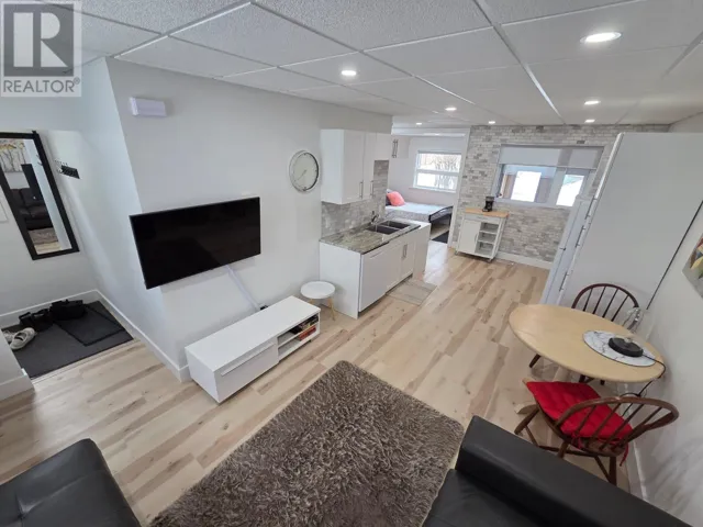 84 Machar Ave, Thunder Bay, Ontario P7B2Y6