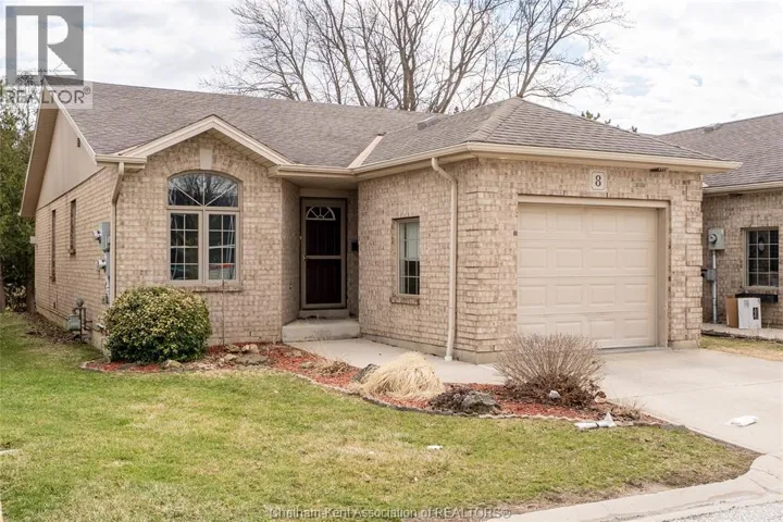 8 MCINTOSH AVENUE, Chatham, Ontario N7M6M1