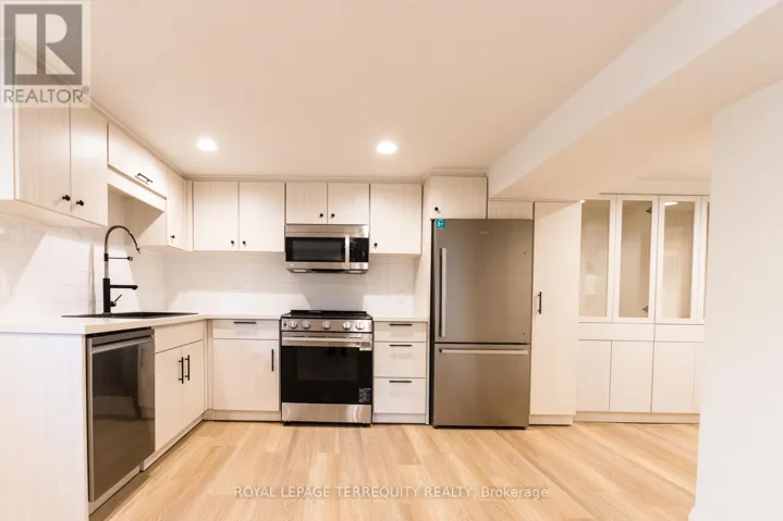 BSMT - 23 DECARIE CIRCLE, Toronto (Eringate-Centennial-West Deane), Ontario M9B3H6