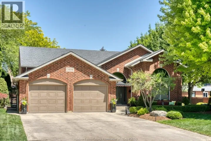 3898 NORTHWAY AVENUE, Windsor, Ontario N9G2P9