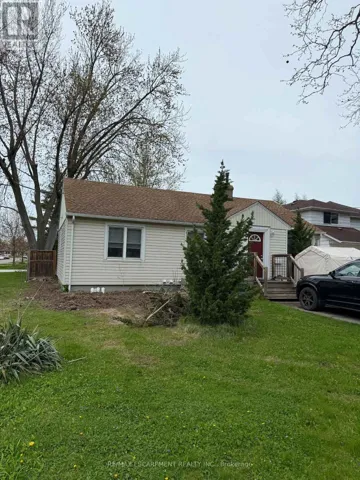 2 - 41 BEAMER AVENUE, St. Catharines (Bunting/Linwell), Ontario L2M2L6