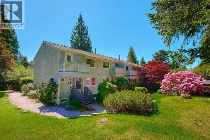 4627 HOSKINS ROAD, North Vancouver, British Columbia V7K2R2