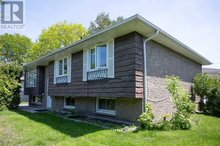 1 PORTAGE AVENUE, North Bay (Ferris), Ontario P1A1P1