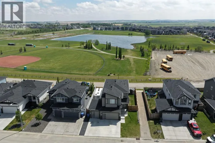 1340 Lackner Boulevard, Carstairs, Alberta T0M0N0