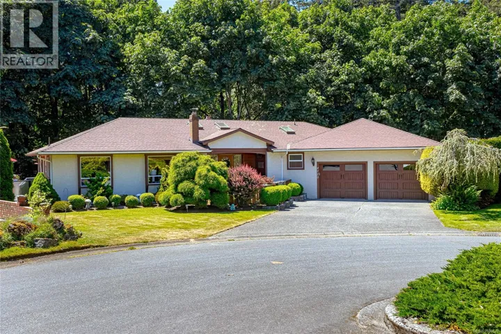 4770 Amblewood Dr, Saanich, British Columbia V8Y2S3