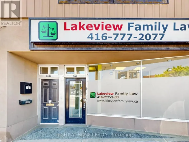 701 THE QUEENSWAY AVENUE, Toronto (Stonegate-Queensway), Ontario M8Y1L2