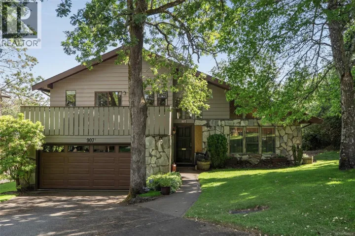 907 Woodhall Dr, Saanich, British Columbia V8X3L7