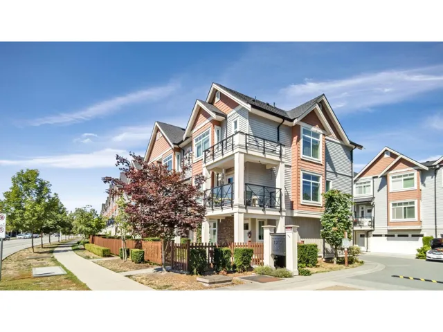 15 12091 70 AVENUE, Surrey, British Columbia V3W1A6