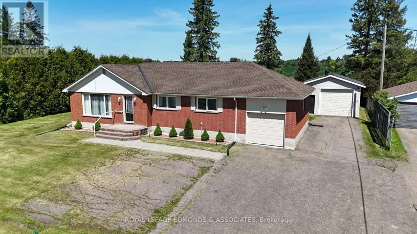 11837 ROUND LAKE ROAD, Laurentian Valley, Ontario K8A6W8