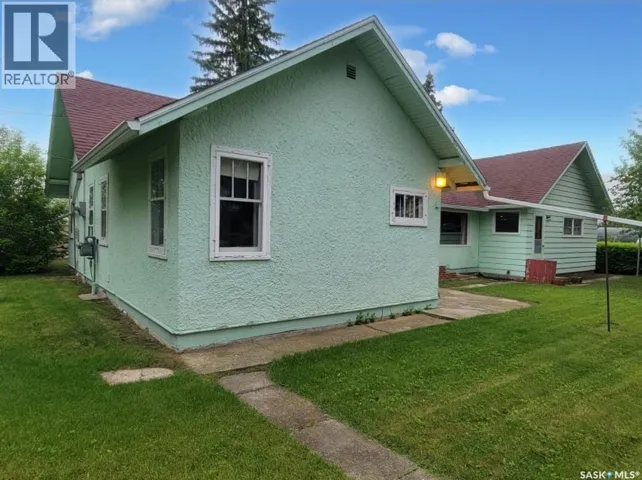 106 Railway AVENUE E, Neilburg, Saskatchewan S0M2C0