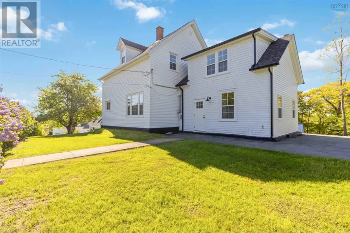 57 Old Falls Road, Liverpool, Nova Scotia B0T1K0