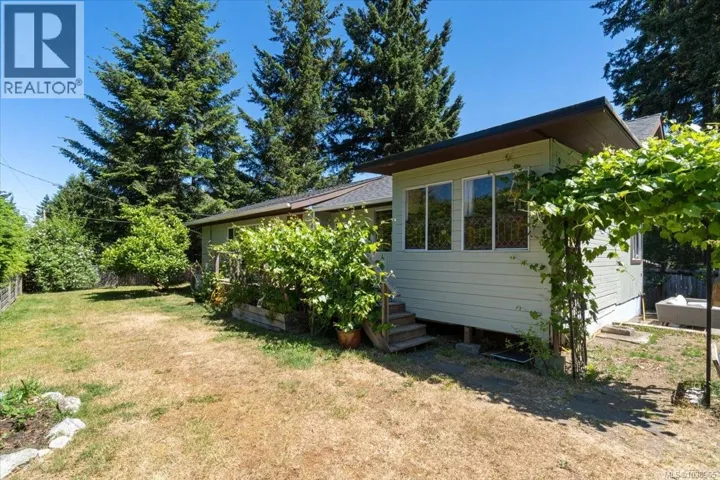 980 Poplar Way, Whiskey Creek, British Columbia V9K1X9