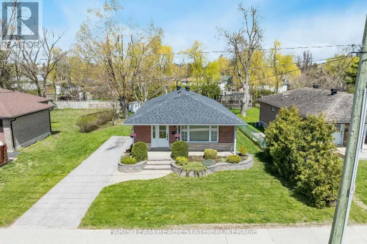 212 GROVE STREET E, Barrie (Wellington), Ontario L4M2P9