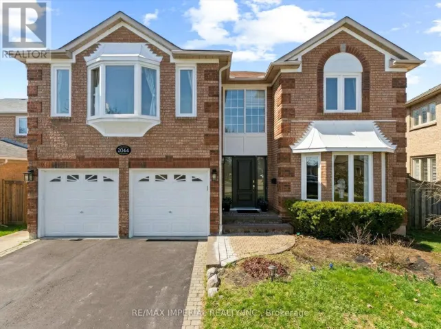 2044 SCHOOLMASTER CIRCLE, Oakville (GA Glen Abbey), Ontario L6M3A1
