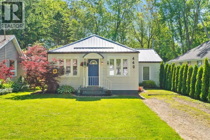 440 Jackson, Harrow, Ontario N0R1G0