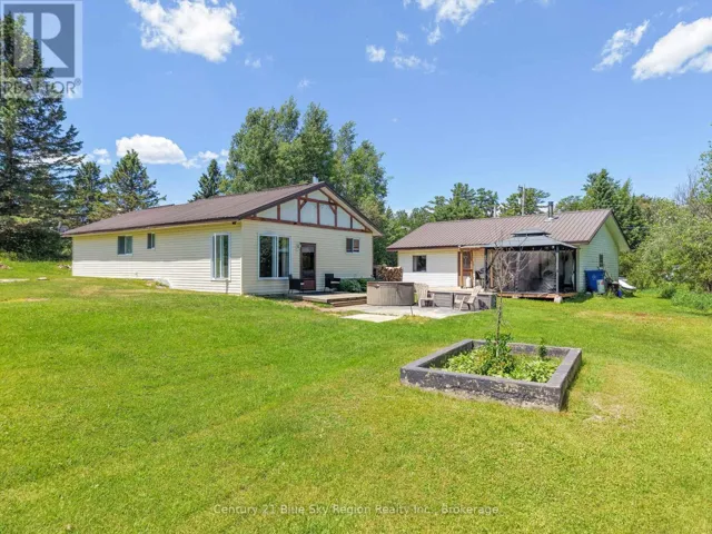 747 DERLAND ROAD, East Ferris, Ontario P0H1K0