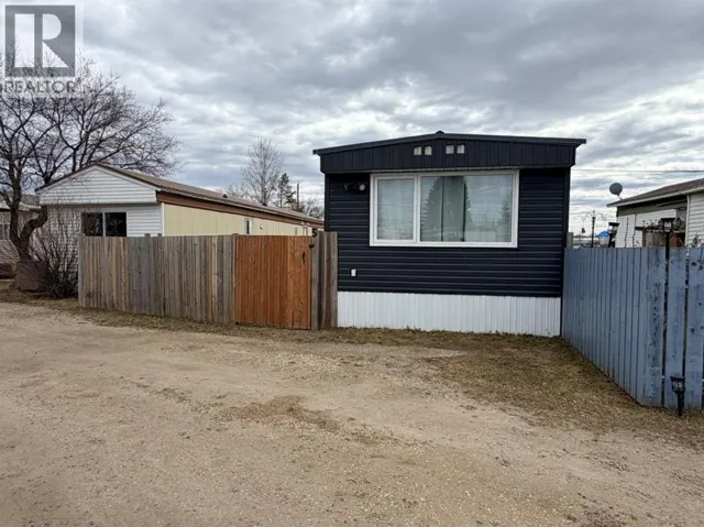 5 Westview, Whitecourt, Alberta T7S1K4