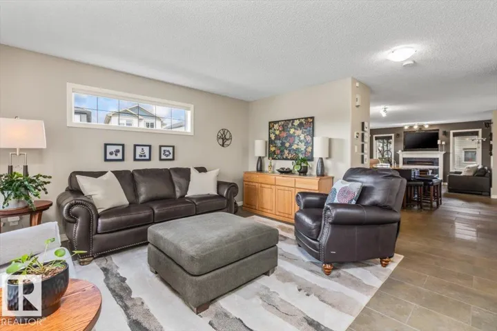 1086 Grantham DR NW, Edmonton, Alberta T5T0W2