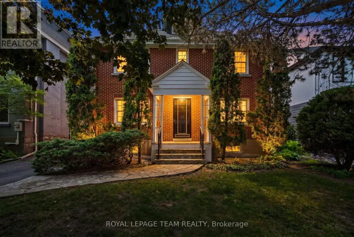 568 GOLDEN AVENUE, Ottawa, Ontario K2A2E9